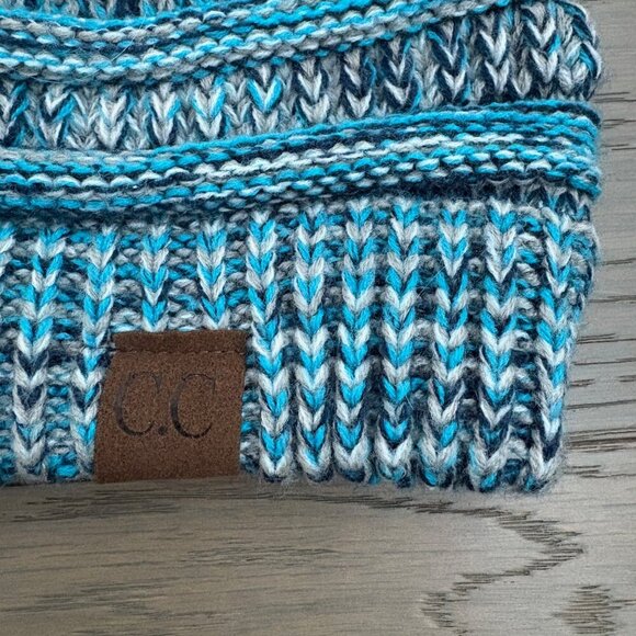 C.C Outdoor Cozy Ribbed Cable Knit Toque/Beanie/Hat Blue + Grey Size OS NWOT - Picture 2 of 5
